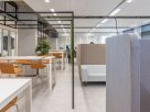 Quand l'open space devient modulable : la leçon des cloisons en bois pour votre stratégie web